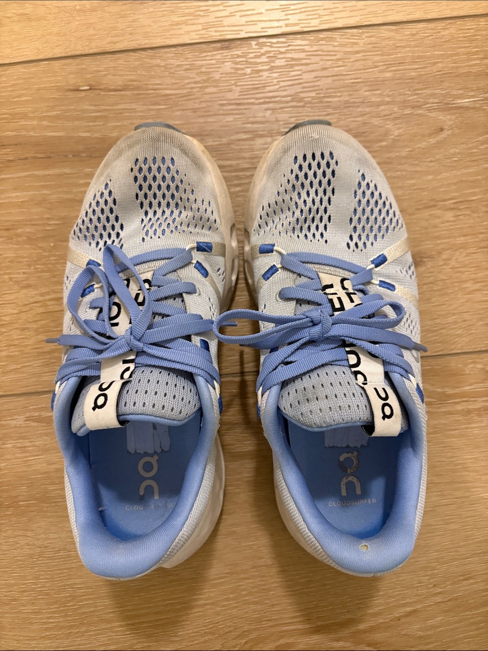 On Running Women's Cloudsurfer in Light Blue and White (Heather/White)